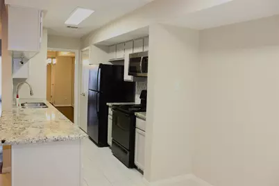13319 Parkway Boulevard, Sugar Land, TX 77478 - Photo 10