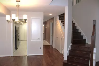 13319 Parkway Boulevard, Sugar Land, TX 77478 - Photo 8