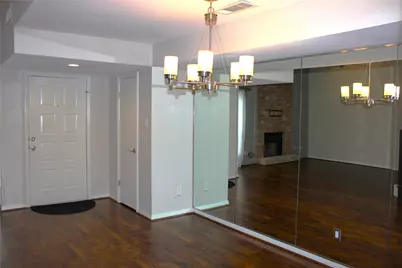 13319 Parkway Boulevard, Sugar Land, TX 77478 - Photo 6