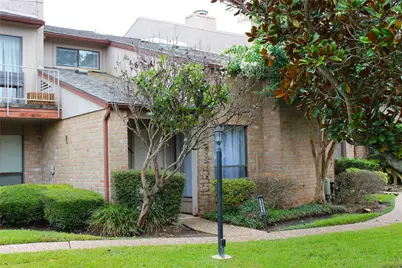 13319 Parkway Boulevard, Sugar Land, TX 77478 - Photo 2
