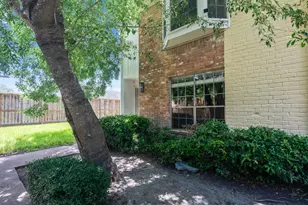 6711 Biggs Ct, Houston, TX 77061 - Photo 2