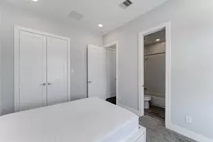 8409 Hempstead Rd, Houston, TX 77008 - Photo 30