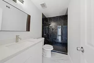 9350 Country Creek Dr, Houston, TX 77036 - Photo 22