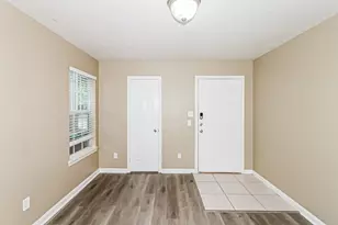 4939 S Cancun Dr, Houston, TX 77045 - Photo 4