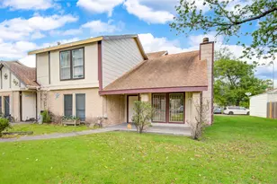 5703 Easthampton Dr, Houston, TX 77039 - Photo 2