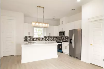 819 North Loop, Houston, TX 77022 - Photo 12