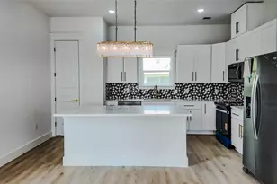 819 North Loop, Houston, TX 77022 - Photo 6