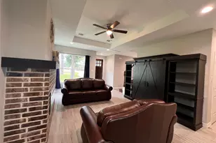 715 Seydler St, East Bernard, TX 77435 - Photo 8