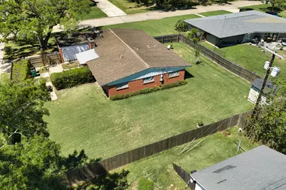 10 Palm Place, Angleton, TX 77515 - Photo 4