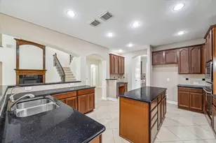 5211 Emerald Trace Ct, Sugar Land, TX 77479 - Photo 8