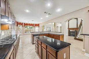 5211 Emerald Trace Ct, Sugar Land, TX 77479 - Photo 10