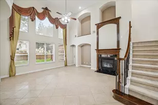 5211 Emerald Trace Ct, Sugar Land, TX 77479 - Photo 4