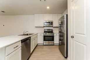 14423 Muggle Ml, San Antonio, TX 78245 - Photo 6