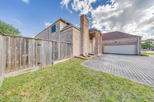 7606 Antoine Dr, Houston, TX 77088 - Photo 10