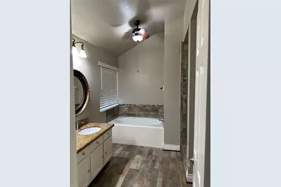 5202 Valley View Dr Drive, La Porte, TX 77571 - Photo 22