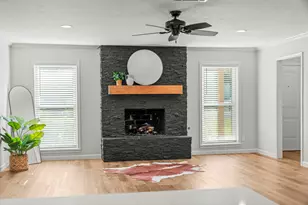 56 Greentree Ln, Conroe, TX 77304 - Photo 12