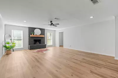 56 Greentree Lane, Conroe, TX 77304 - Photo 8