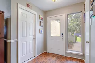 5810 Wildfire St, League City, TX 77573 - Photo 2