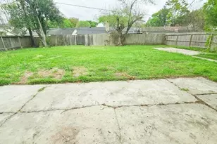9327 Leader St, Houston, TX 77036 - Photo 24