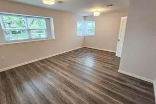 9327 Leader St, Houston, TX 77036 - Photo 8
