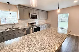 9327 Leader St, Houston, TX 77036 - Photo 10
