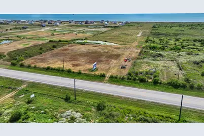 552 Hwy 87, Crystal Beach, TX 77650 - Photo 16