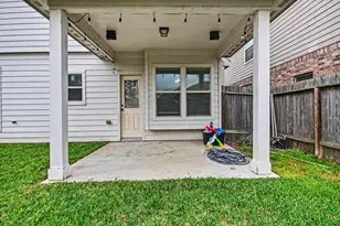 8215 Lemongrass Ave, Baytown, TX 77521 - Photo 32