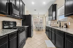 8215 Lemongrass Ave, Baytown, TX 77521 - Photo 12