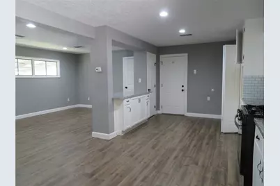 402 S 72nd Street, Houston, TX 77011 - Photo 10