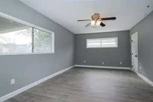 402 S 72nd St, Houston, TX 77011 - Photo 4