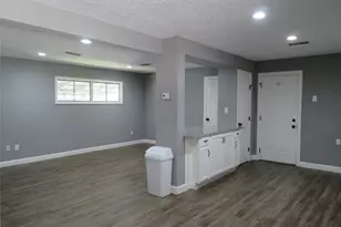 402 S 72nd St, Houston, TX 77011 - Photo 14