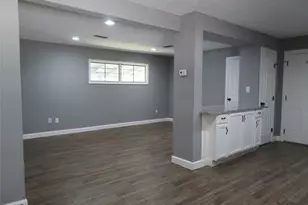 402 S 72nd St, Houston, TX 77011 - Photo 12