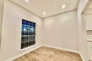 11122 Village Bend Ln, Houston, TX 77072 - Photo 4