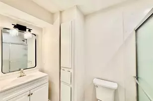 11122 Village Bend Ln, Houston, TX 77072 - Photo 8