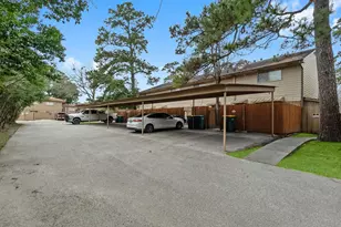 407 W Semands St, Conroe, TX 77301 - Photo 4