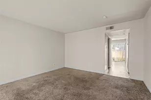 8100 Creekbend Dr, Houston, TX 77071 - Photo 4