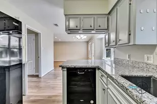 707 Hildred Ave, Conroe, TX 77303 - Photo 16