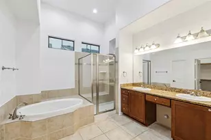 1046 W 23rd St, Houston, TX 77008 - Photo 12