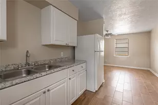 760 Cline St, Huntsville, TX 77340 - Photo 8