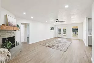 950 Buoy Rd, Houston, TX 77062 - Photo 2