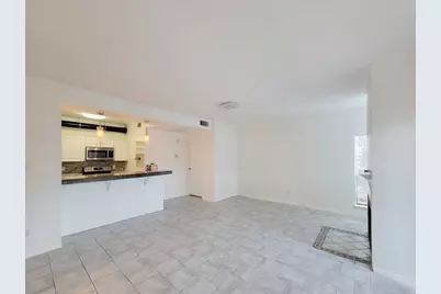 7119 N Holiday Drive, Galveston, TX 77550 - Photo 10
