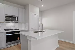 12211 Ridge Top Dr, Conroe, TX 77304 - Photo 4