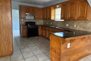 818 N Commerce St, Baytown, TX 77520 - Photo 1