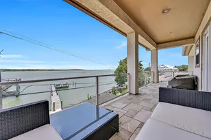 1301 Harbor View Dr, Galveston, TX 77550 - Photo 36