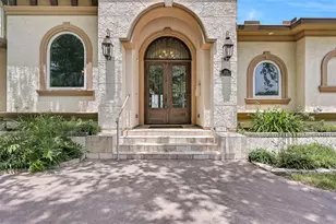 1301 Harbor View Dr, Galveston, TX 77550 - Photo 4