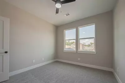 8128 Chateau Street, Houston, TX 77028 - Photo 32