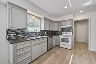 11811 Beverly Dr, Houston, TX 77065 - Photo 14