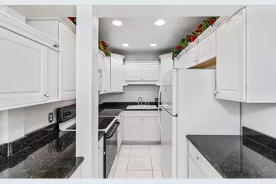 2601 Bellefontaine Street #C104, Houston, TX 77025 - Photo 12