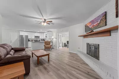 209 Summit Drive, Conroe, TX 77303 - Photo 2