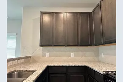 946 Luke Darrell Drive, Rosharon, TX 77583 - Photo 4